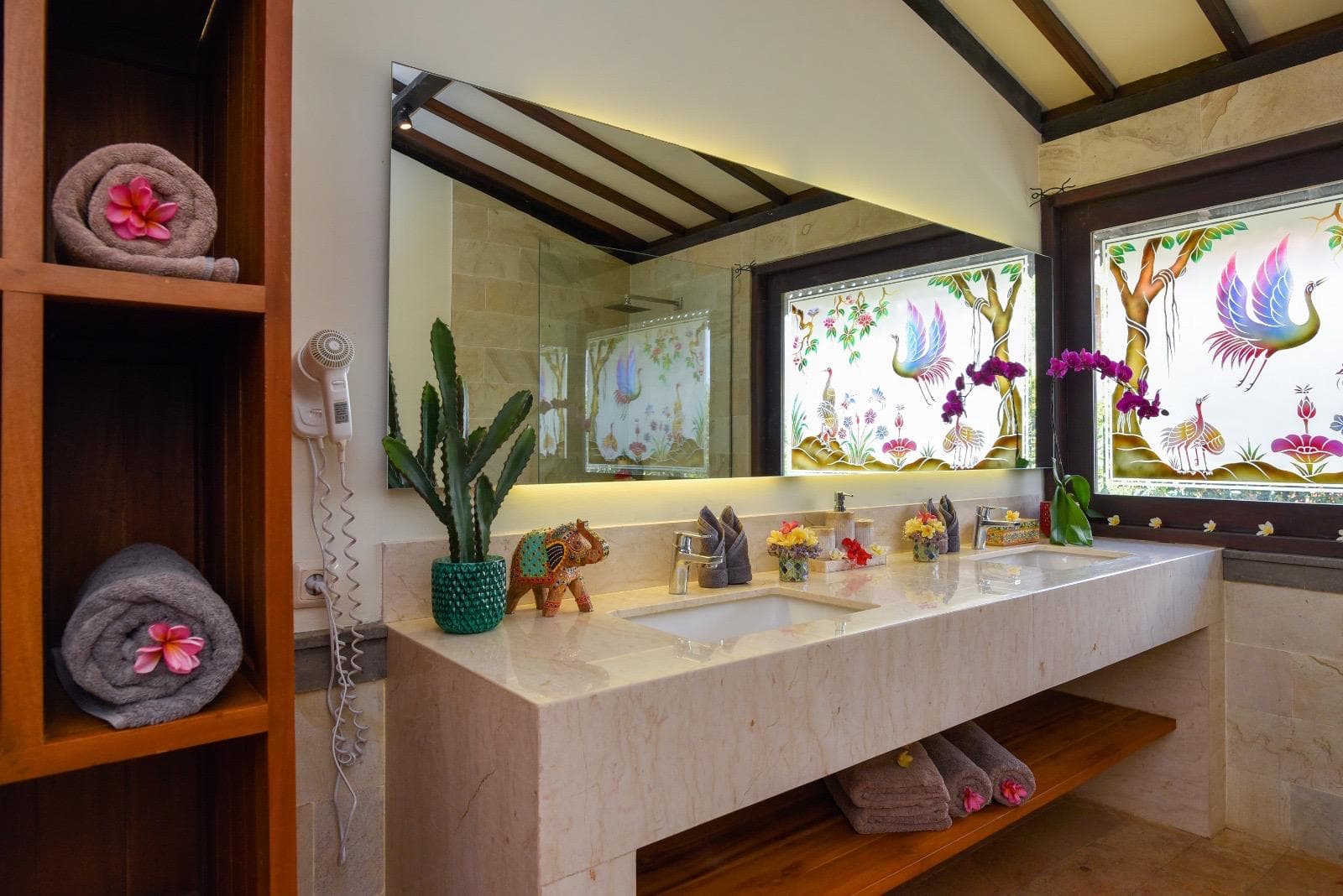 Spacious Ensuite Bathroom